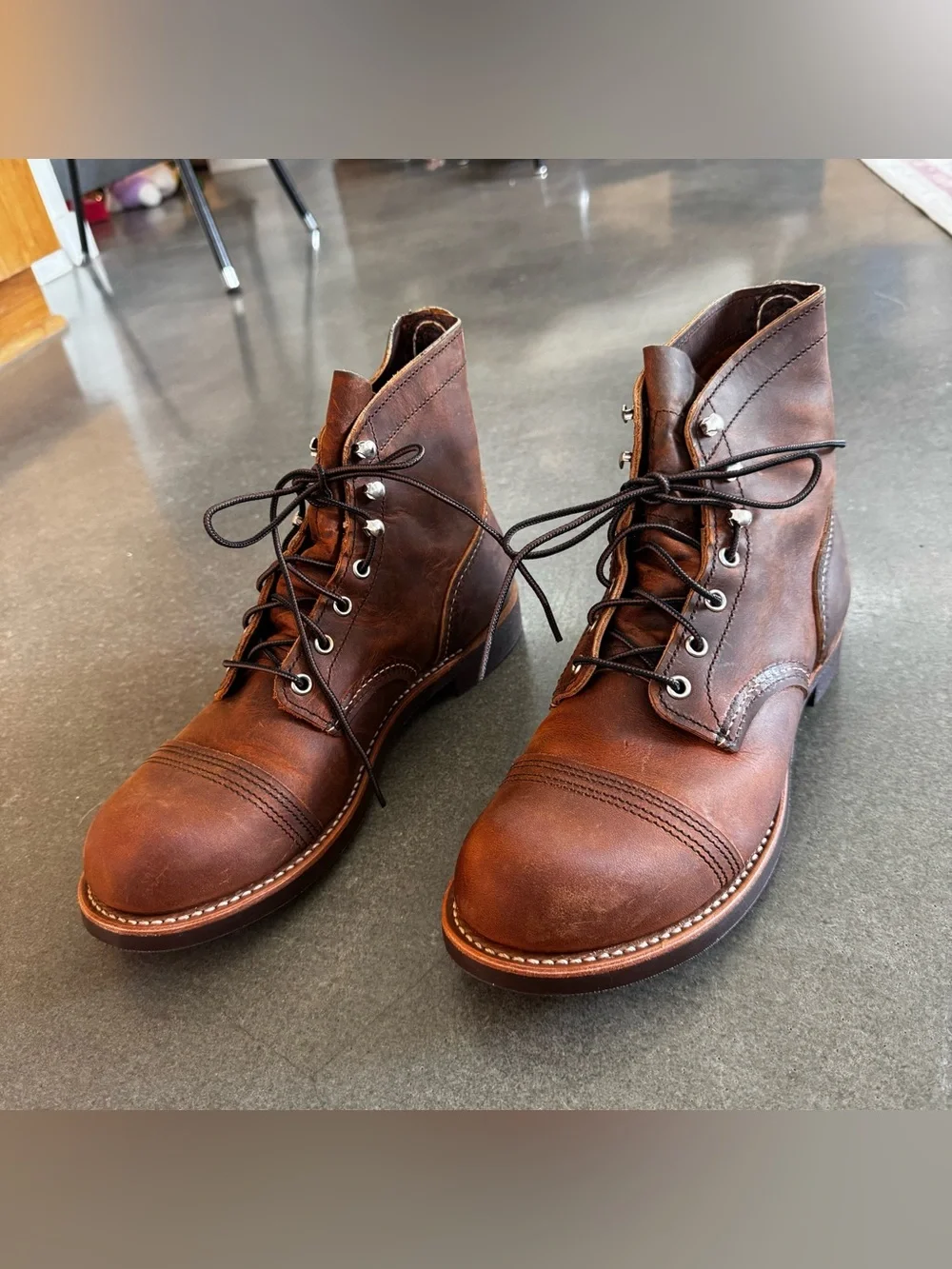Men’s Red Wing Iron Ranger Brown Leather Boots. Like new condition. Size US 9